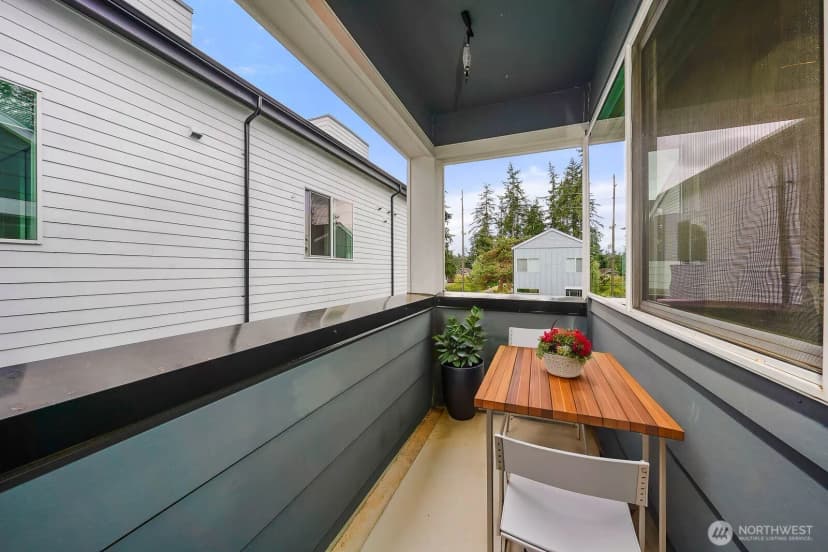 Property photo for 114 Ne 180th Street #d, Shoreline photo 17