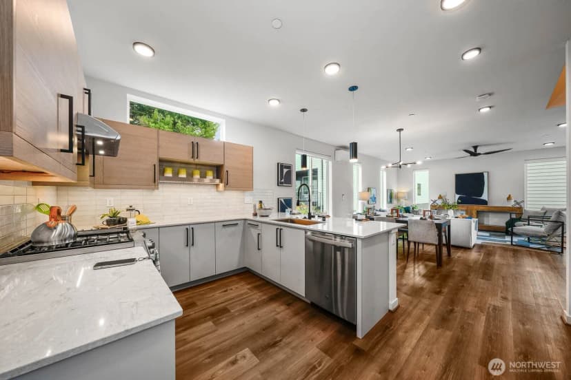Property photo for 114 Ne 180th Street #d, Shoreline photo 9