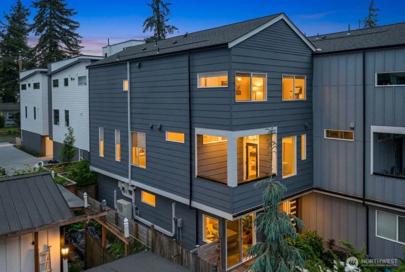 Property photo for 114 Ne 180th Street #d, Shoreline photo 38