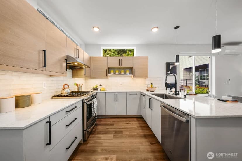 Property photo for 114 Ne 180th Street #d, Shoreline photo 8