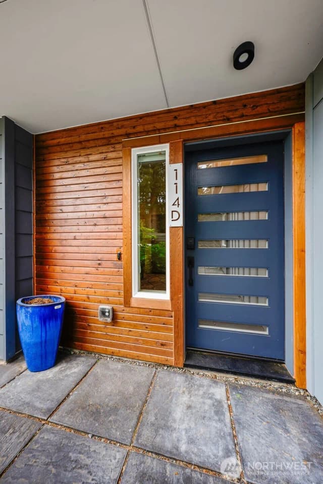 Property photo for 114 Ne 180th Street #d, Shoreline photo 2