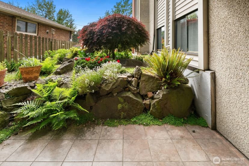 Property photo for 2858 32nd Avenue W #106, Seattle photo 18