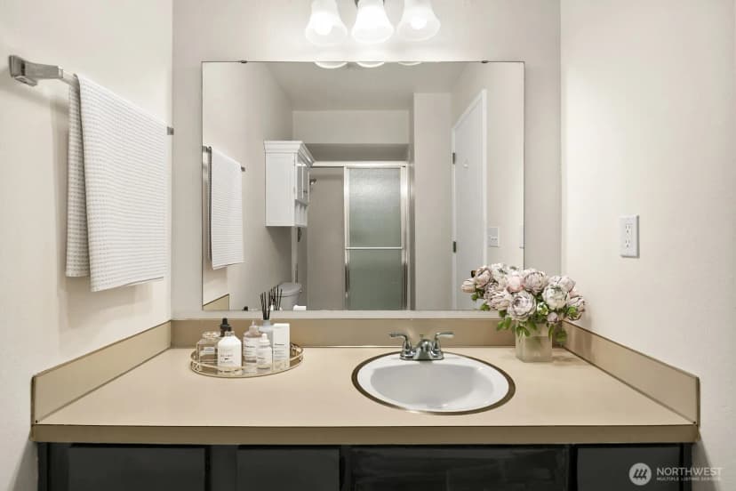 Property photo for 2858 32nd Avenue W #106, Seattle photo 15