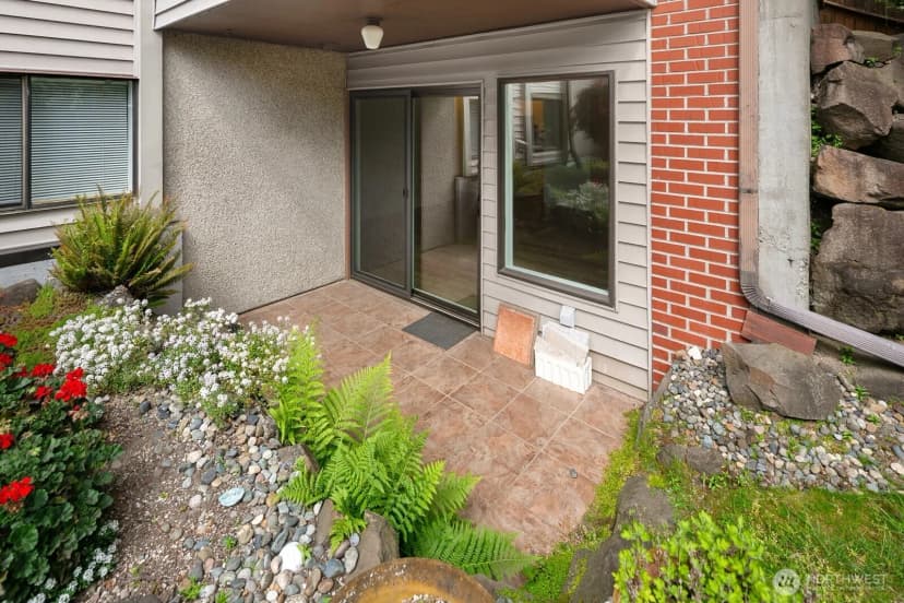 Property photo for 2858 32nd Avenue W #106, Seattle photo 19