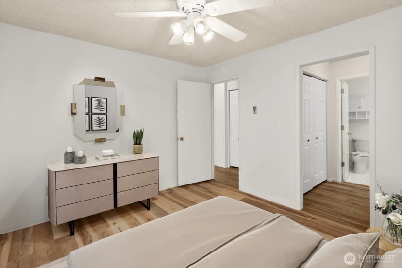 Property photo for 2858 32nd Avenue W #106, Seattle photo 12