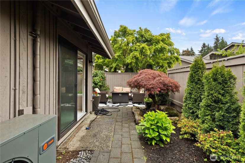 Property photo for 14225 Ne 2nd Place #100f, Bellevue photo 28