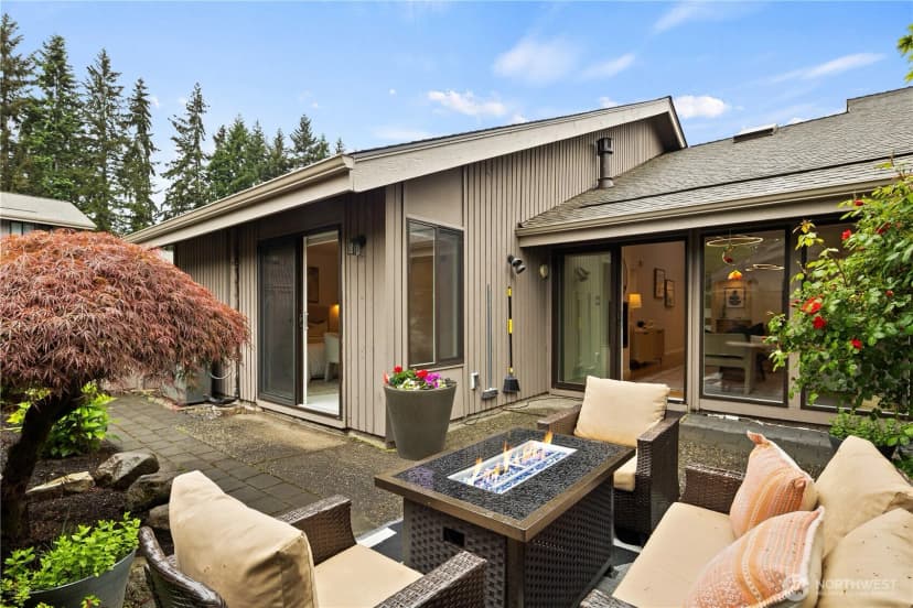 Property photo for 14225 Ne 2nd Place #100f, Bellevue photo 27