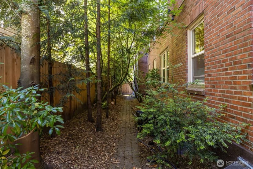 Property photo for 715 24th Avenue #306, Seattle photo 21