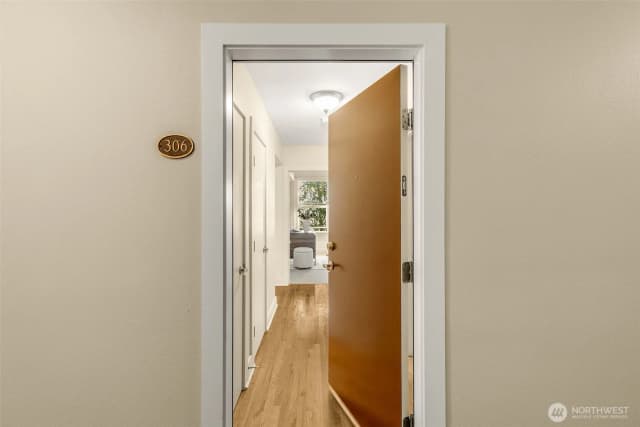 Property photo for 715 24th Avenue #306, Seattle photo 4