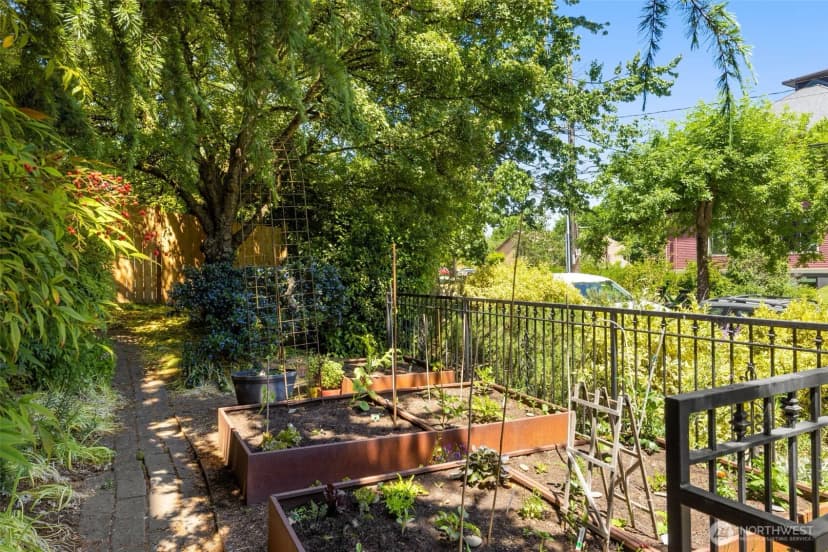 Property photo for 715 24th Avenue #306, Seattle photo 22