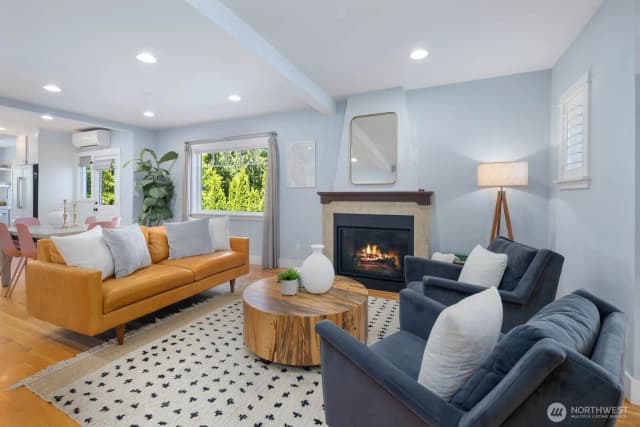 Property photo for 1729 41st Avenue Sw, Seattle photo 5