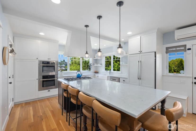 Property photo for 1729 41st Avenue Sw, Seattle photo 11