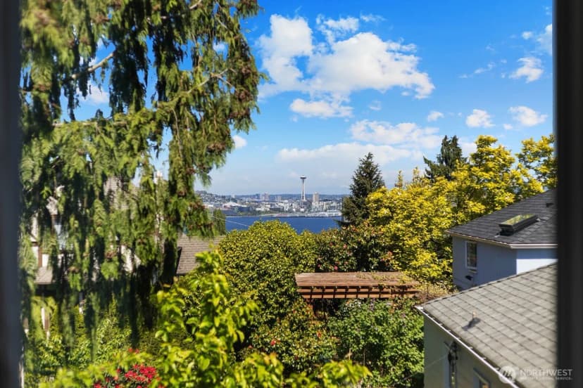 Property photo for 1729 41st Avenue Sw, Seattle photo 24