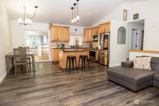 Property photo for 16704 3rd Drive Se, Bothell photo 4