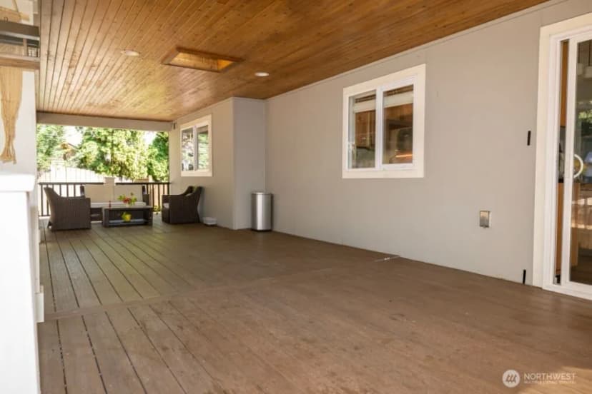 Property photo for 16704 3rd Drive Se, Bothell photo 34
