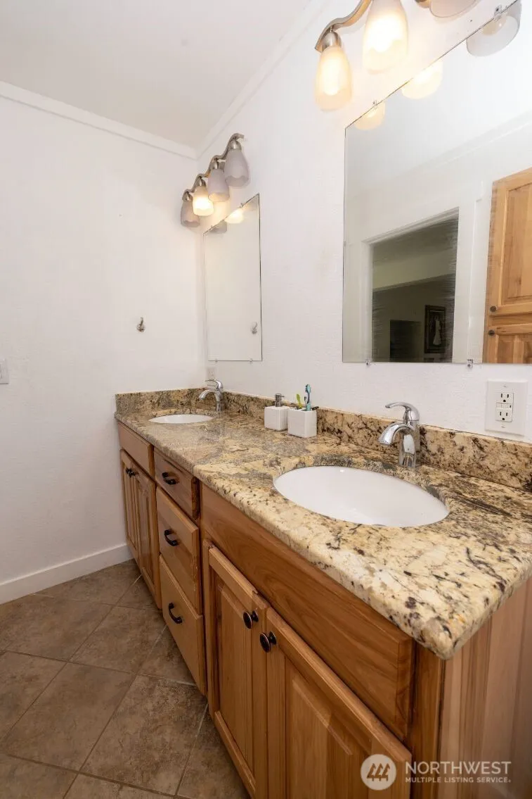 Property photo for 16704 3rd Drive Se, Bothell photo 13
