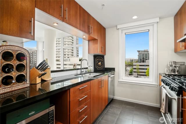 Property photo for 2721 1st Avenue ##805, Seattle photo 5