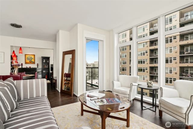 Property photo for 2721 1st Avenue ##805, Seattle photo 3