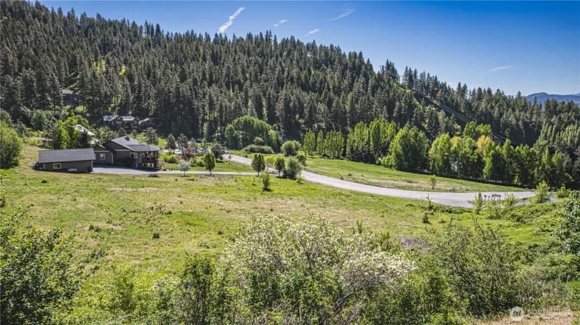 Property photo for 10660 Fox Road, Leavenworth photo 3