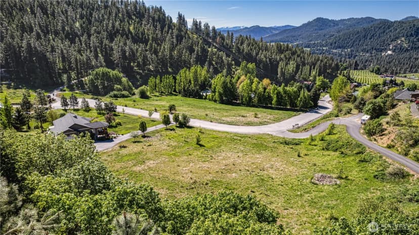 Property photo for 10660 Fox Road, Leavenworth photo 4