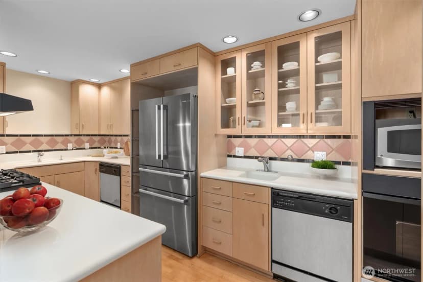 Property photo for 4163 Beach Drive Sw #102, Seattle photo 10