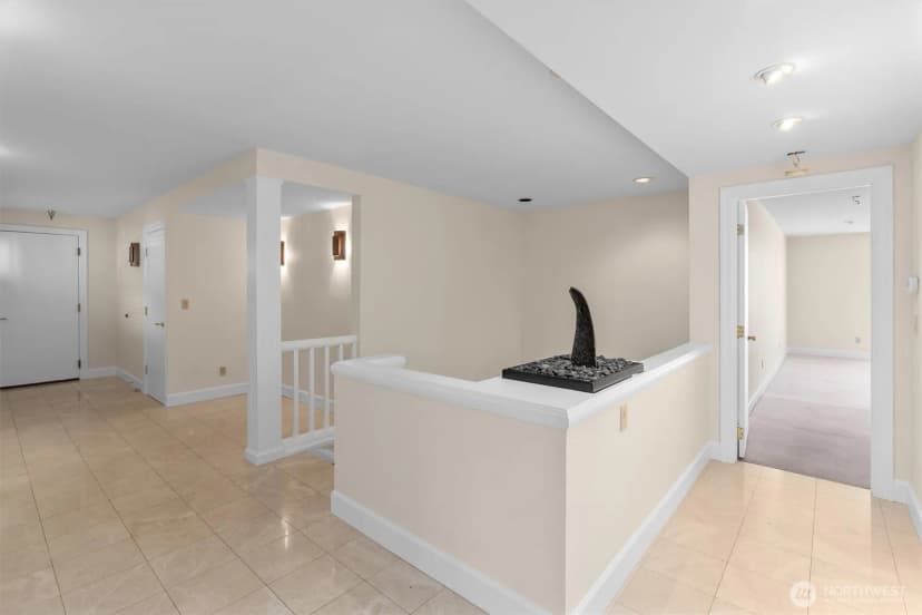 Property photo for 4163 Beach Drive Sw #102, Seattle photo 14
