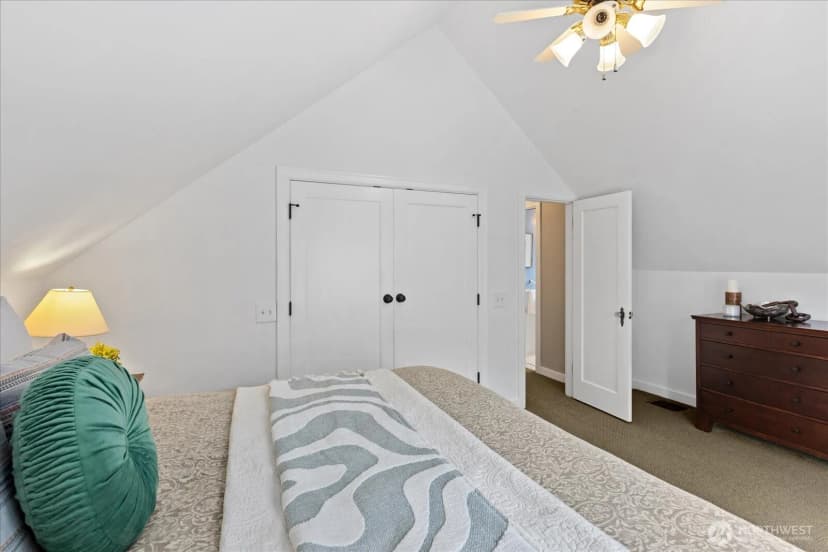 Property photo for 1020 Ne 100th Street #1, Seattle photo 19