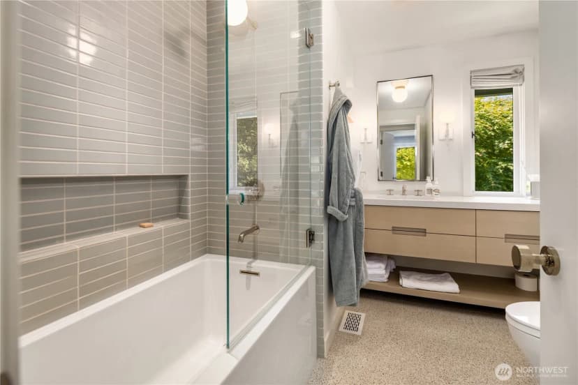 Property photo for 1514 Shenandoah Drive E, Seattle photo 22