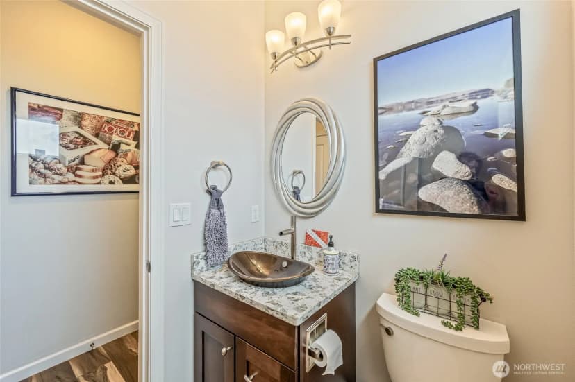 Property photo for 825 / 815 Hunter Avenue Sw, Quincy photo 17