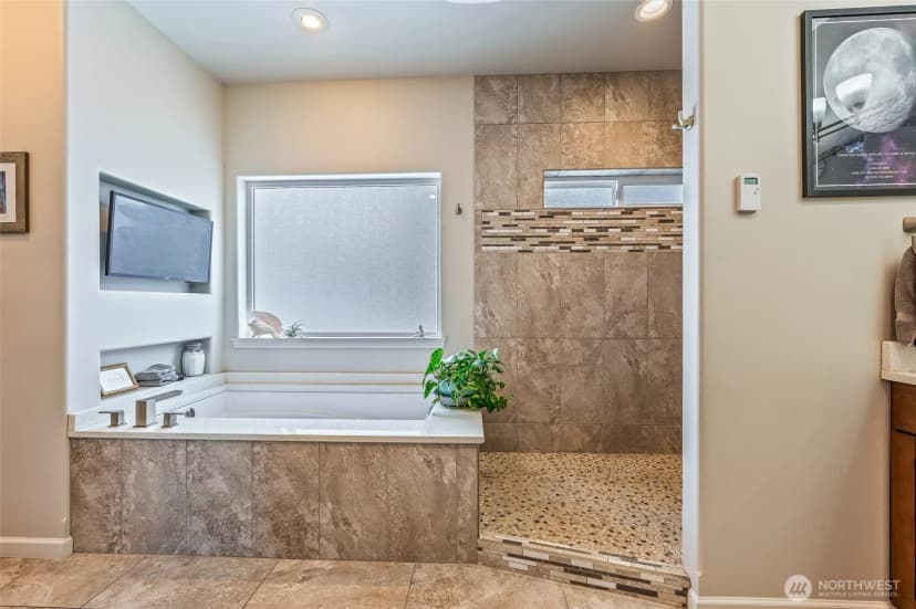 Property photo for 825 / 815 Hunter Avenue Sw, Quincy photo 19