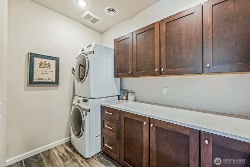 Property photo for 825 / 815 Hunter Avenue Sw, Quincy photo 24