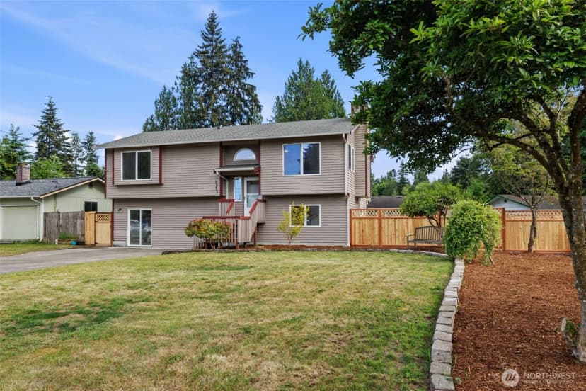 Property photo for 2233 Nw Clinton Avenue, Poulsbo