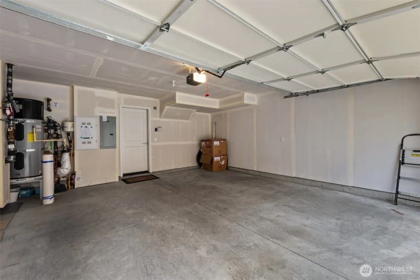 Property photo for 15729 Ne 14th Aly, Bellevue photo 5