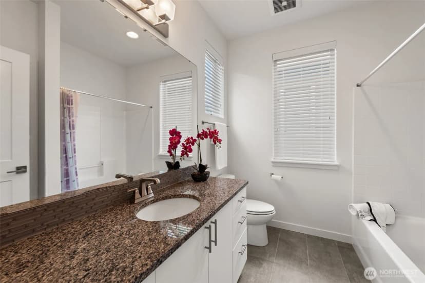 Property photo for 15729 Ne 14th Aly, Bellevue photo 22