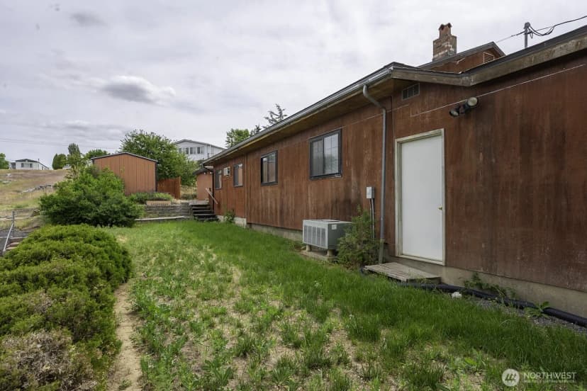 Property photo for 618 1st Avenue Ne, Soap Lake photo 10