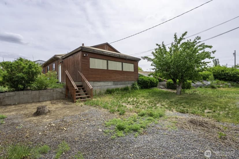 Property photo for 618 1st Avenue Ne, Soap Lake photo 12