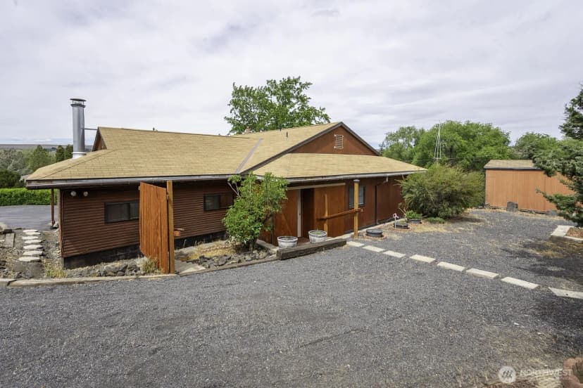 Property photo for 618 1st Avenue Ne, Soap Lake photo 6