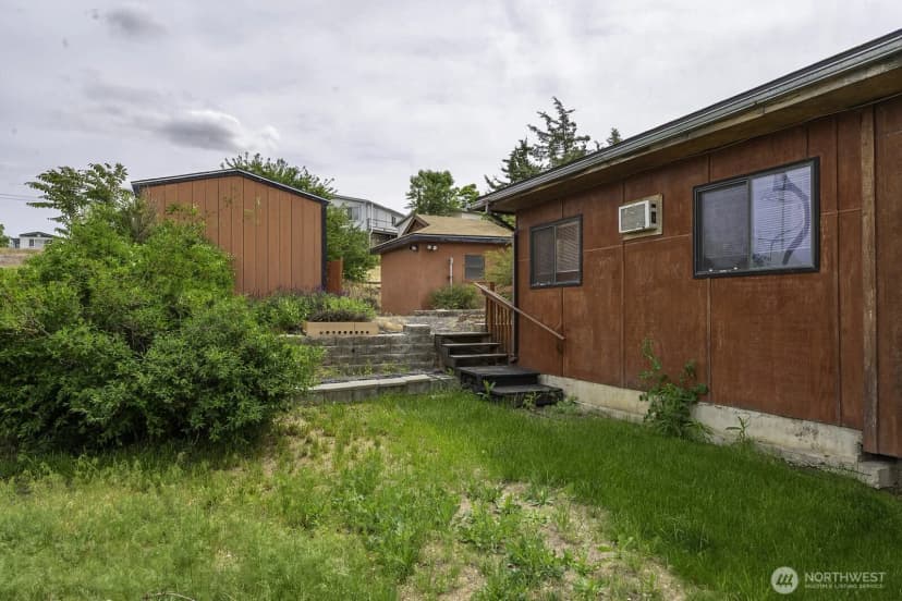 Property photo for 618 1st Avenue Ne, Soap Lake photo 11