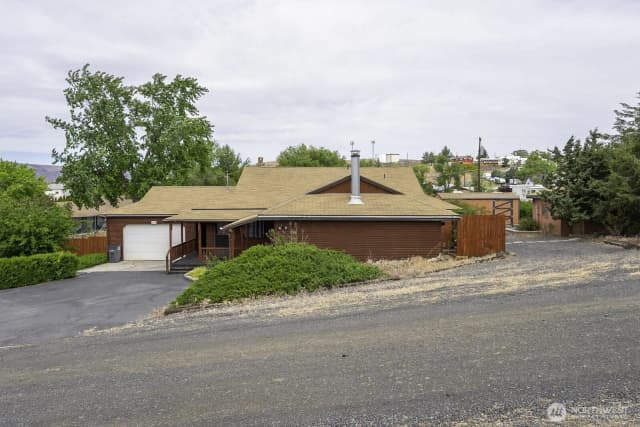Property photo for 618 1st Avenue Ne, Soap Lake photo 4