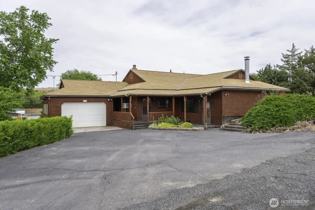 Property photo for 618 1st Avenue Ne, Soap Lake