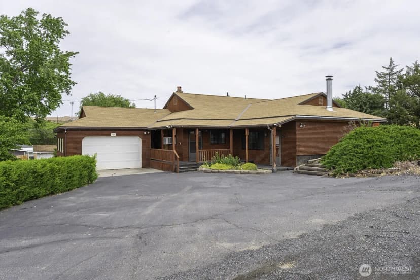 Property photo for 618 1st Avenue Ne, Soap Lake