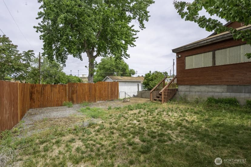 Property photo for 618 1st Avenue Ne, Soap Lake photo 13