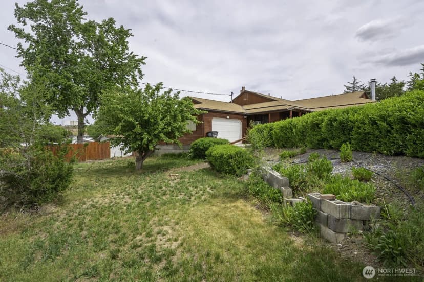 Property photo for 618 1st Avenue Ne, Soap Lake photo 15
