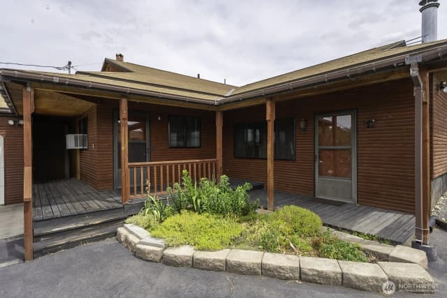 Property photo for 618 1st Avenue Ne, Soap Lake photo 3