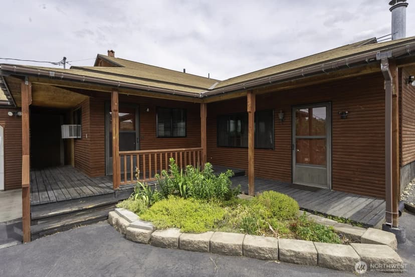 Property photo for 618 1st Avenue Ne, Soap Lake photo 3