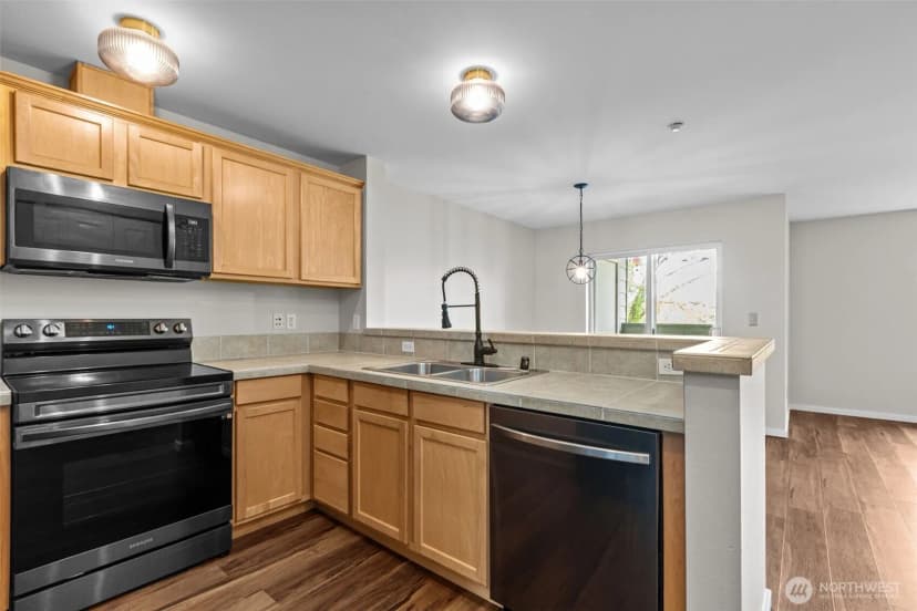 Property photo for 1931 23rd Place Ne #202, Issaquah photo 11