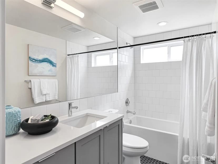 Property photo for 1411 B N 48th Street, Seattle photo 29