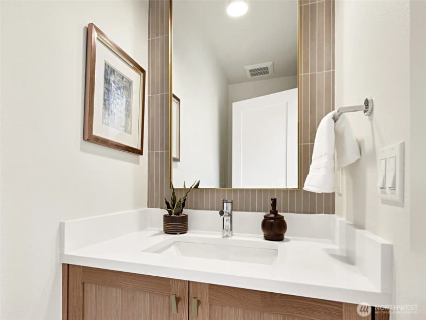 Property photo for 1411 B N 48th Street, Seattle photo 18
