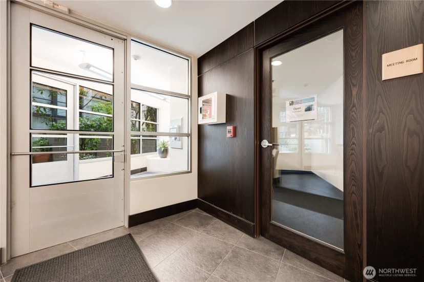 Property photo for 2607 Western Avenue #403, Seattle photo 30