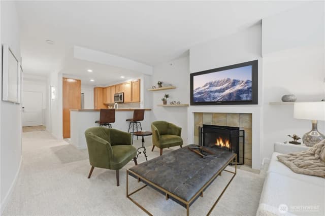Property photo for 2607 Western Avenue #403, Seattle photo 4